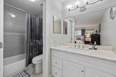 Newly renovated top-floor corner condo with water views, extra - photo 16