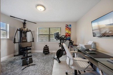 Newly renovated top-floor corner condo with water views, extra - photo 19