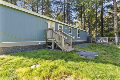 Welcome to this well-kept 3 bedroom, 2 bathroom manufactured - photo 22
