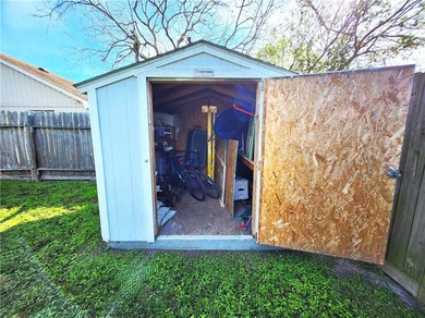 Step into this beautiful updated 2-bedroom, 1-bath home that - photo 24