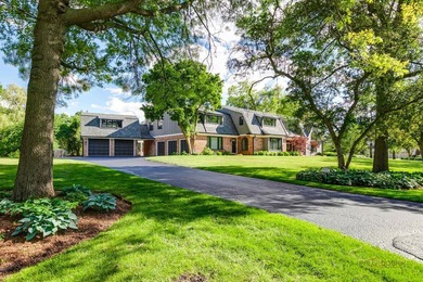 (private lake, pond, creek) Home For Sale in Inverness Illinois
