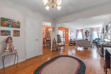 Welcome to this bright and sunny 2-bedroom, 1-bathroom coop - photo 4