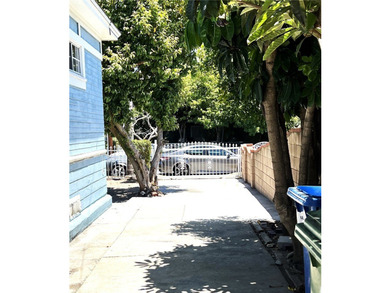 Absolutely great value for 2 houses on one lot. Front home is a - photo 12