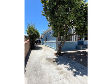 Absolutely great value for 2 houses on one lot. Front home is a - photo 13