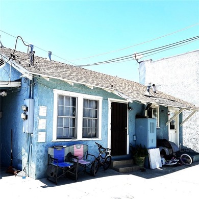 Absolutely great value for 2 houses on one lot. Front home is a - photo 14