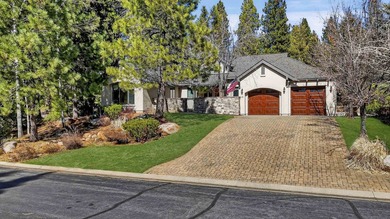 Welcome to this beautifully maintained 3-bedroom, 3-bathroom - photo 4
