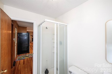 Welcome to this 4-bedroom, 3-bathroom waterfront retreat on the - photo 18