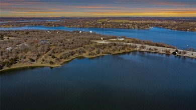 Lake Acreage Sale Pending in Bowie, Texas