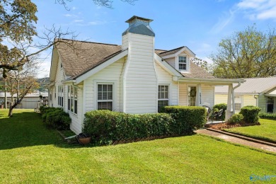 Lake Guntersville Home For Sale in Guntersville Alabama