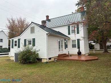 Charming, bright cottage home located on historic *Cottage Row* - photo 6