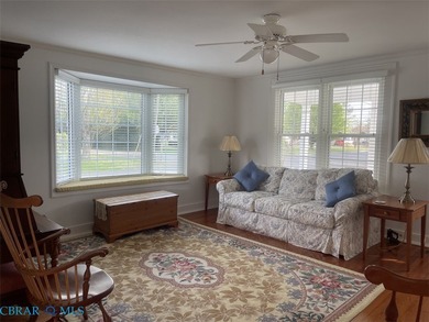 Charming, bright cottage home located on historic *Cottage Row* - photo 7