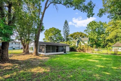 Fresh Farm Style...3 bed/1 bath. Split floor plan, New wht - photo 22