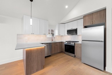 Space, style & modern luxury come together at 240-05-147th - photo 3