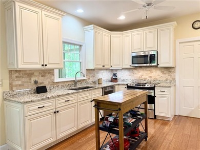 This recently renovated Keowee Key home is stunning both inside - photo 4