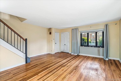 Welcome to this well-maintained semi-detached home in the heart - photo 5