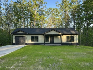 Lake Home For Sale in Crossville, Tennessee