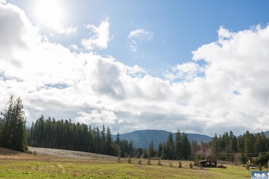 Beautiful 5.04-acre parcel with stunning mountain views and - photo 1