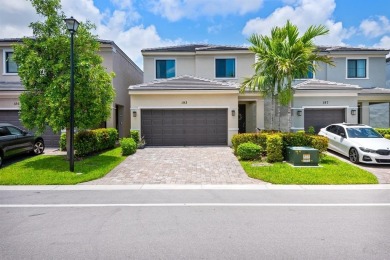 Lake Home For Sale in Pompano Beach, Florida