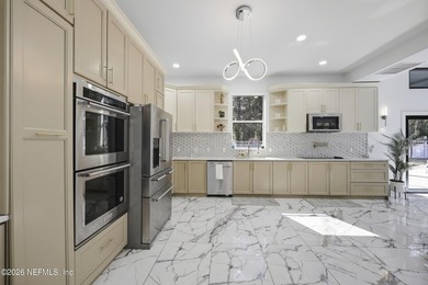 Stunning custom estate in St. Johns -- 6 beds, 7 baths, 6,528 SF - photo 15