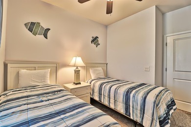 TRANSFERABLE GOLF MEMBERSHIP!! The unit is a 3-bedroom, 2 bath - photo 17