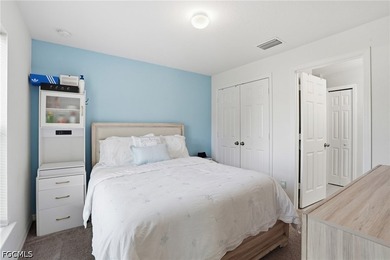 Located in a non-flood zone and offering move-in ready condition - photo 28