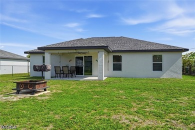 Located in a non-flood zone and offering move-in ready condition - photo 37