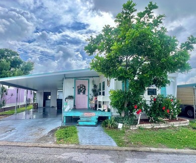 Welcome home to your very own 2 bedroom, 1 bath waterfront - photo 2