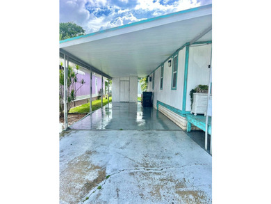 Welcome home to your very own 2 bedroom, 1 bath waterfront - photo 4