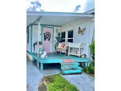 Welcome home to your very own 2 bedroom, 1 bath waterfront - photo 6