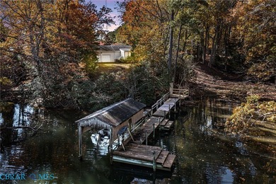 Rappahannock River Home For Sale in Topping Virginia