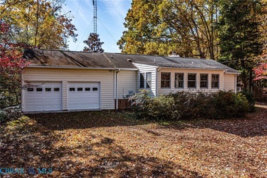 Discover waterfront living at its finest! This charming ranch - photo 3