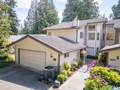 Welcome to this beautiful 2-bedroom + den, 2-bath condo in the - photo 1
