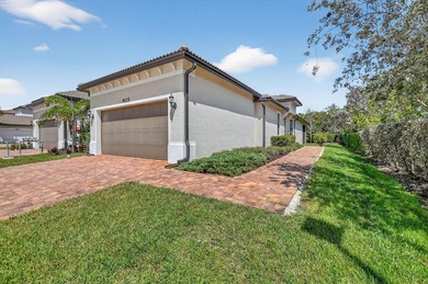 Best unit in Boca Flores! This beautifully upgraded 2-bedroom - photo 4