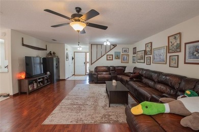 Inviting 3-Bedroom Home in Sugarmill Plantation! Welcome to 301 - photo 7