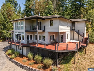 Architectural gem with stunning views of the Olympic Mountains - photo 2