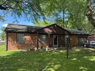 SINGLE FAMILY HOME 103'x90' lot 1,350 sq ft living space 1 car - photo 1