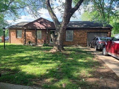 SINGLE FAMILY HOME 103'x90' lot 1,350 sq ft living space 1 car - photo 2