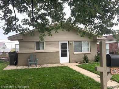 Detroit River Home For Sale in Ecorse Michigan