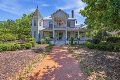 Lake DeFuniak Home For Sale in Defuniak Springs Florida