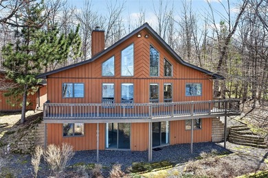 Beautiful cabin on a phenomenal low-elevation lot on the - photo 1