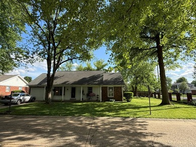 SINGLE FAMILY HOME 95'x78' lot 1,190 sq ft living space 3 - photo 2