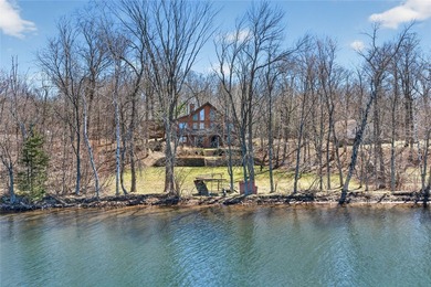 Beautiful cabin on a phenomenal low-elevation lot on the - photo 2