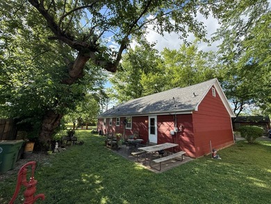 SINGLE FAMILY HOME 95'x78' lot 1,190 sq ft living space 3 - photo 4