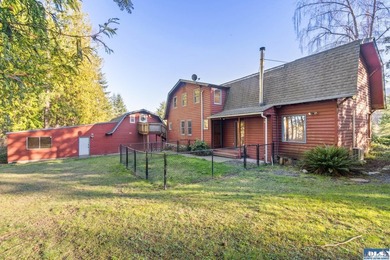 Marketing Remarks Multi Gen Family Compound! There are homes &