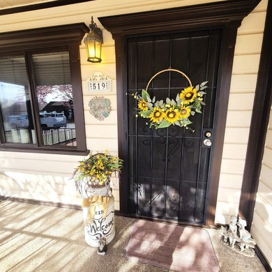 This is a move-in ready home that has been completely remodeled - photo 3
