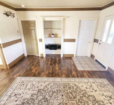 This is a move-in ready home that has been completely remodeled - photo 5