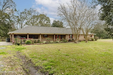(private lake, pond, coastal) Home For Sale in New Iberia Louisiana