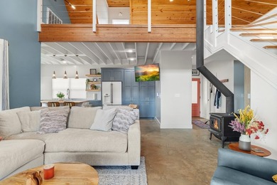 PRICE REDUCTION! Beautiful Waterfront Home - 3 bedroom 3 bath - photo 12