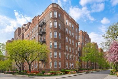 Welcome to this beautifully updated prewar gem at The Essex - photo 1
