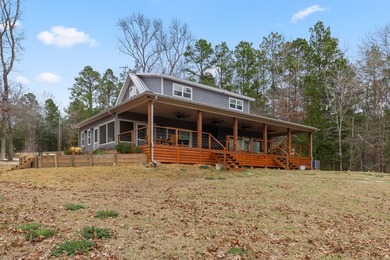 PRICE REDUCTION! Beautiful Waterfront Home - 3 bedroom 3 bath - photo 33